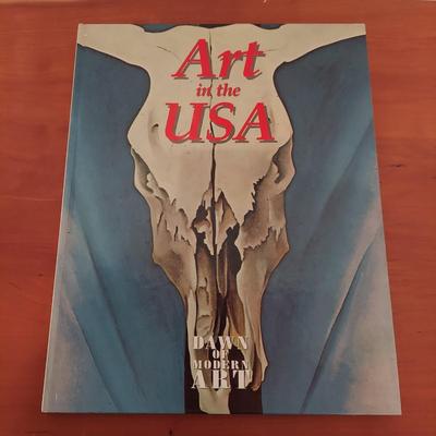 Art Coffee Table Books by Georgia O'Keeffe and More (O-BBL)