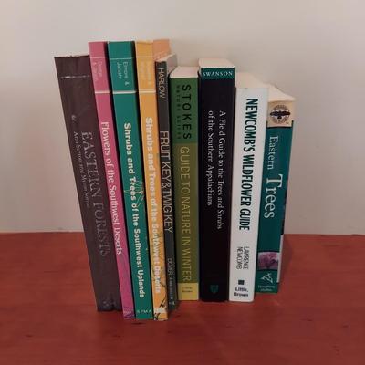 Field Guides and Other Reference Books For Trees and Flowers (O-BBL)
