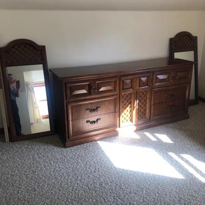 Triple dresser with 2 mirrors