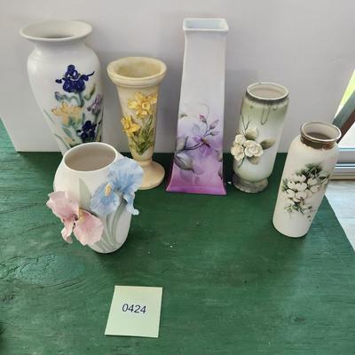 Lot of 6 Decorative Vases
