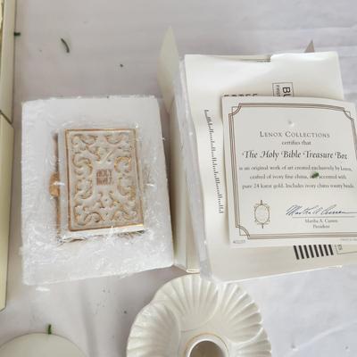 Mixed lot of Lenox , Bible Trinket, Candle holder, Heirloom Bank, Grinch, Clock, Picture Frames