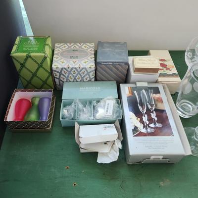 Mixed Lot Glass Avon Hummingbird Collection, EEC Color Glass,