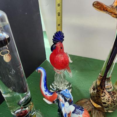 Mixed Lot of Art Glass, paperweights, Parrots, Birds, Frog,