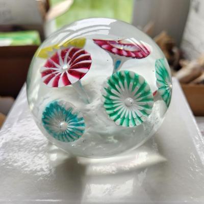 Mixed Lot of Art Glass, paperweights, Parrots, Birds, Frog,