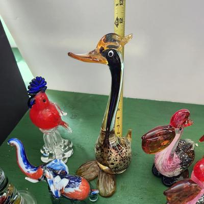 Mixed Lot of Art Glass, paperweights, Parrots, Birds, Frog,
