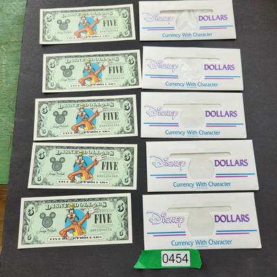 5 Vintage Minty Disney Dollars $5 Bills Goofy 2003