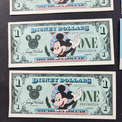 4 Vintage Minty Disney Dollars $1 Bills Mickey Mouse Series 1988