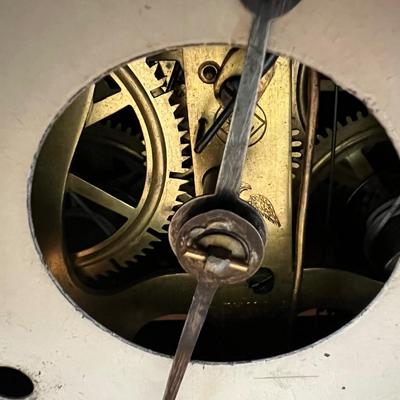 Seth Thomas Eight Day Weight Clock with Key (LR-RG)