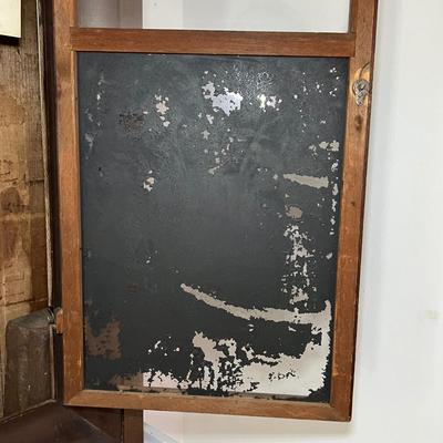 Seth Thomas Eight Day Weight Clock with Key (LR-RG)