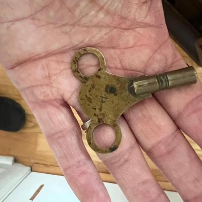 Seth Thomas Eight Day Weight Clock with Key (LR-RG)