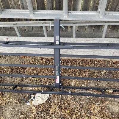 Hitch cargo carrier