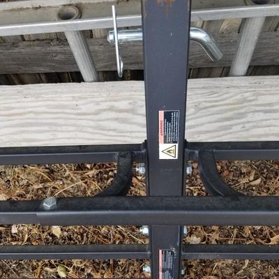 Hitch cargo carrier