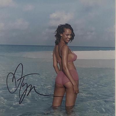Tyra Banks signed photo
