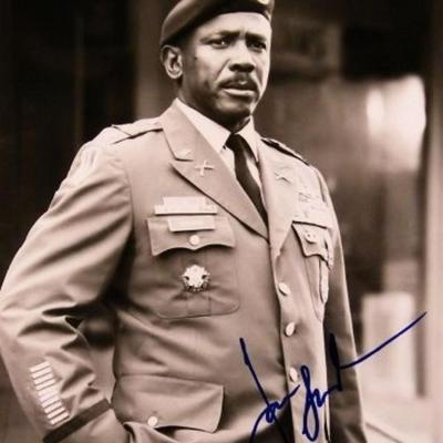 Officer and a Gentlemen Louis Gossett Jr. signed portrait photo 