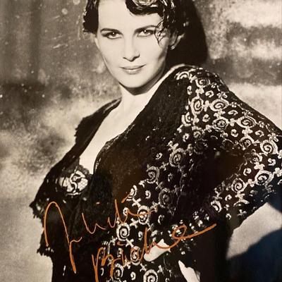 Juliette Binoche signed photo