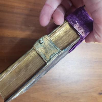 Religion and Antique Bibles from 1800s (DR-KD)