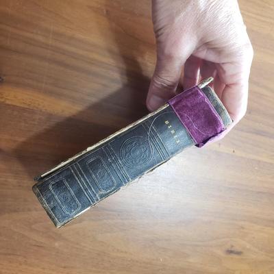 Religion and Antique Bibles from 1800s (DR-KD)