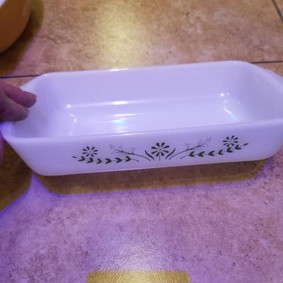 Vintage Pyrex and Corelle bakeware
