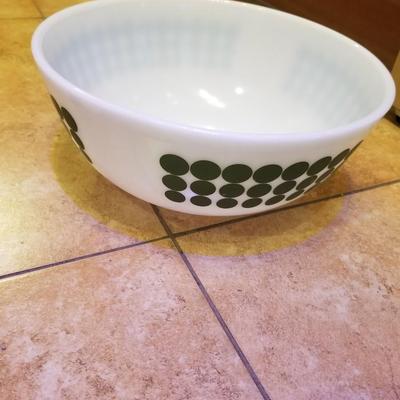 Vintage Pyrex and Corelle bakeware