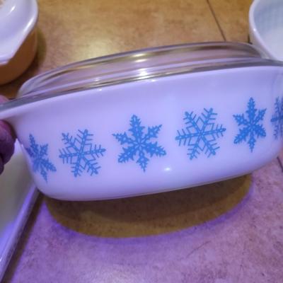 Vintage Pyrex and Corelle bakeware