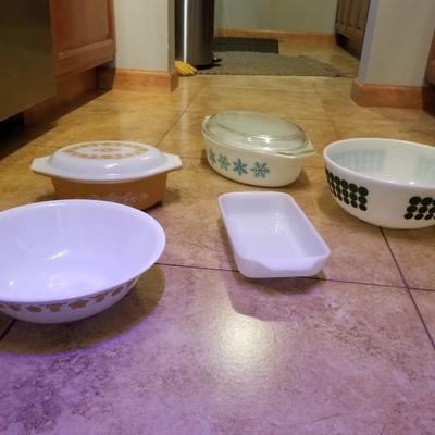Vintage Pyrex and Corelle bakeware