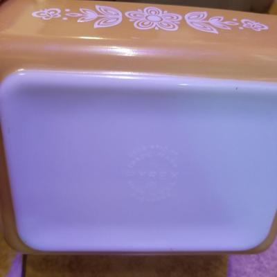 Vintage pyrex baking dishes