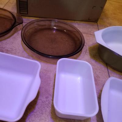 Vintage pyrex baking dishes