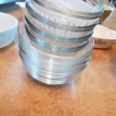 Vintage Corning ware and pyrex baking dishes