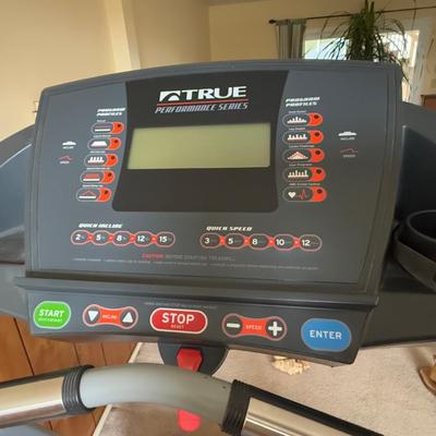 LOT 1B: True Performance Series Treadmill Model PS75