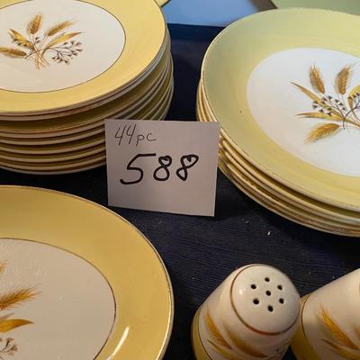 Vintage Century Service Autumn Gold Wheat Set