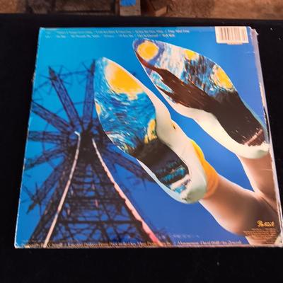 2 CYNDI LAUPER VINYL RECORDS IN GREAT SHAPE