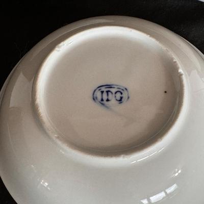 IDG Blue and White Plaid Dishware (DR-DZ)