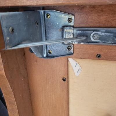 Sturdy Wood/Vinyl Card Table (DR-KD)