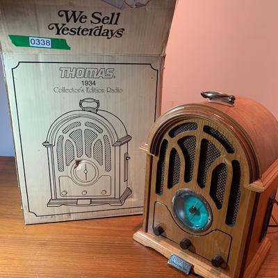 Thomas Old Time Look Fully Functioning Radio