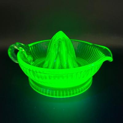 Vintage URANIUM Vaseline Glass Citrus Reamer Juicer (See Details)
