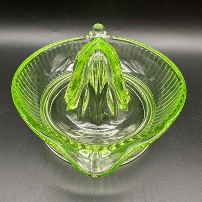 Vintage URANIUM Vaseline Glass Citrus Reamer Juicer (See Details)