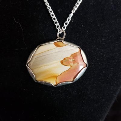 Stone, Nautilus Pendants and Mother of Pearl Belt Buckles (DR-KD)