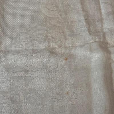 Ivory Doilies, Tablecloth, and Table Runner (DR-DZ)