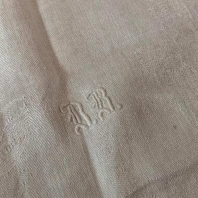 Ivory Doilies, Tablecloth, and Table Runner (DR-DZ)