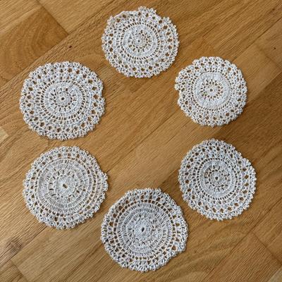 Ivory Doilies, Tablecloth, and Table Runner (DR-DZ)