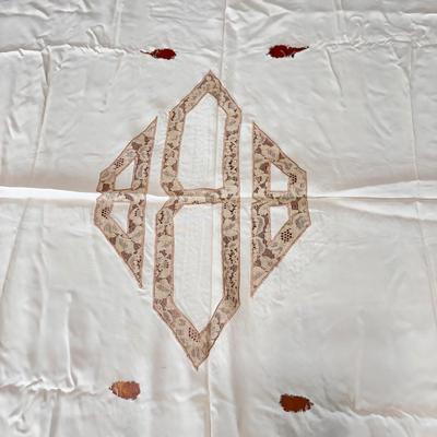 Ivory Doilies, Tablecloth, and Table Runner (DR-DZ)