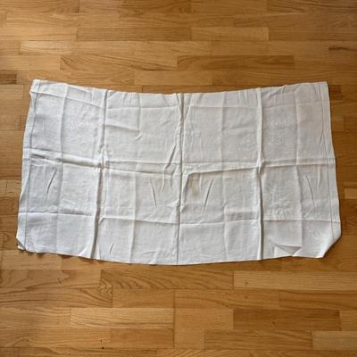 Ivory Doilies, Tablecloth, and Table Runner (DR-DZ)