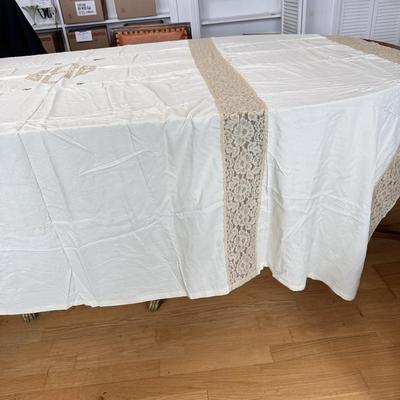 Ivory Doilies, Tablecloth, and Table Runner (DR-DZ)