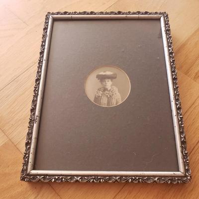 Unique Vintage Frames and More (LR-KD)