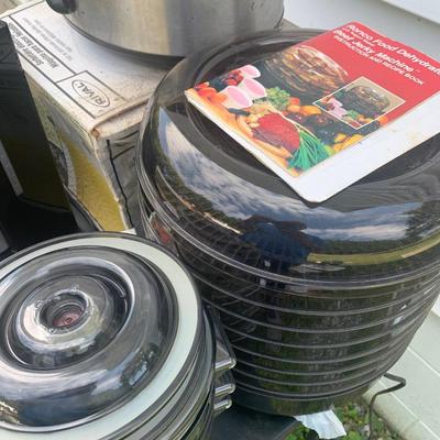 Kitchen Small Appliances Lot Crockpot Cuisinart Meat Mincer Ice Cream Maker