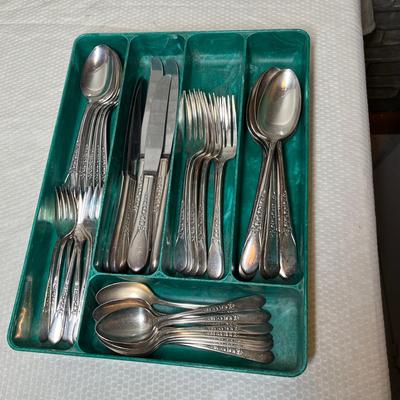 Lot 277 Tray of silver plate flatware