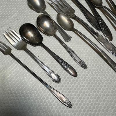 Lot 279 Silver plate flatware