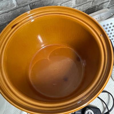 Lot 283 Crock pot