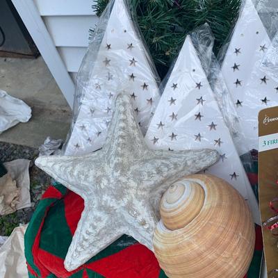Large Christmas Wreath Decor Gift Bags Lot