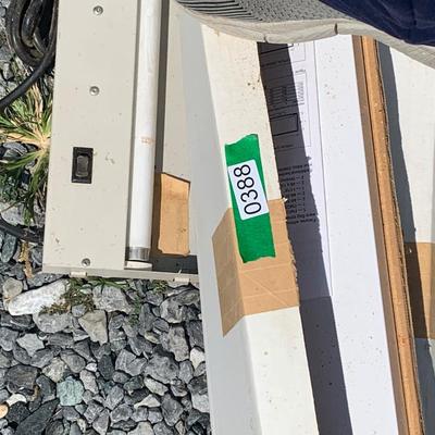 Shop Fluorescent Lights Lot